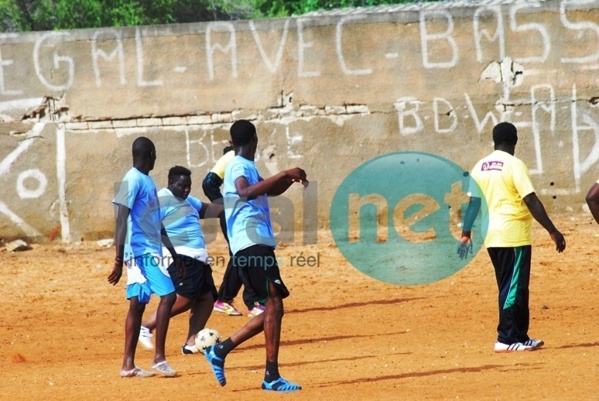 [Photos] Match de foot entre comédiens: Tony corrige Tann Bombé