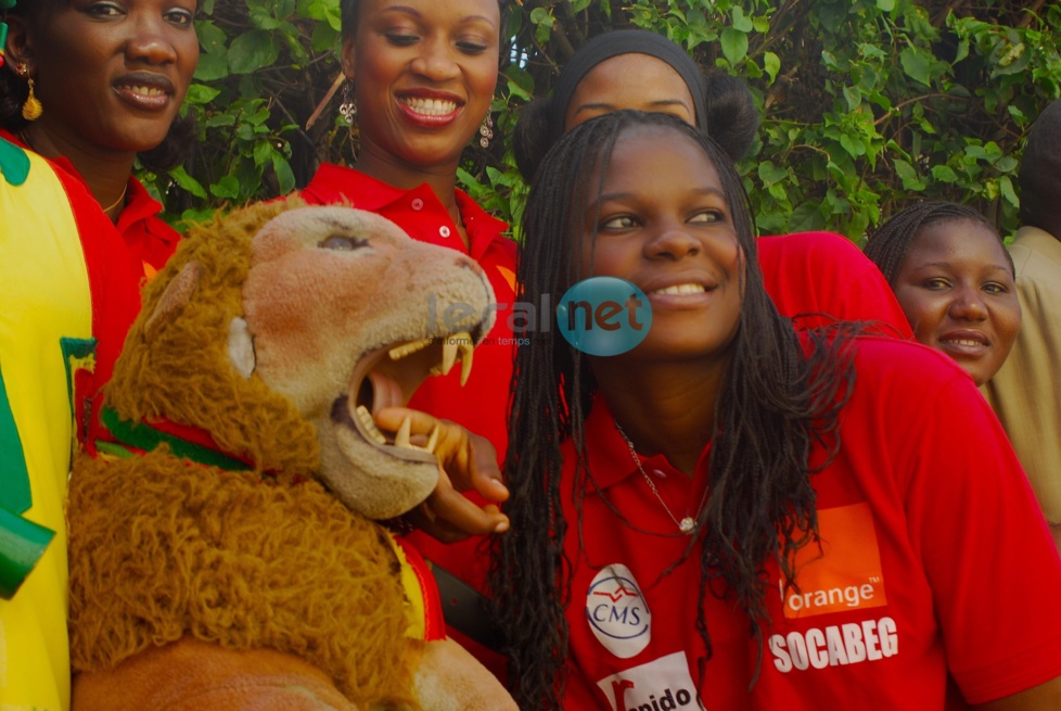 Les Lionnes du basket s'éclatent dans les jardins du Palais