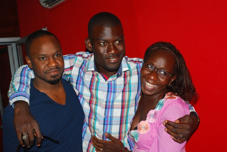 Le photographe Gomis avec Baba Hamdy et Mame Sira Konaté