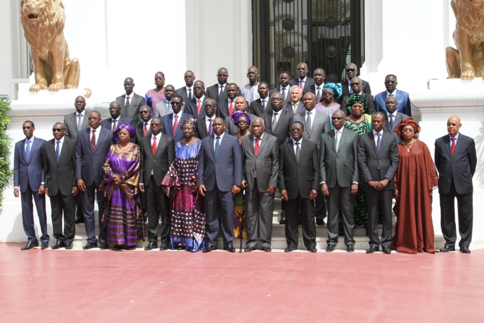 Photo de famille du nouveau gouvernement