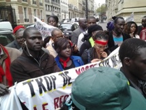 Le Pds manifeste contre Macky à Paris: “Macky est élu…Mais c’est sa femme qui gouverne”