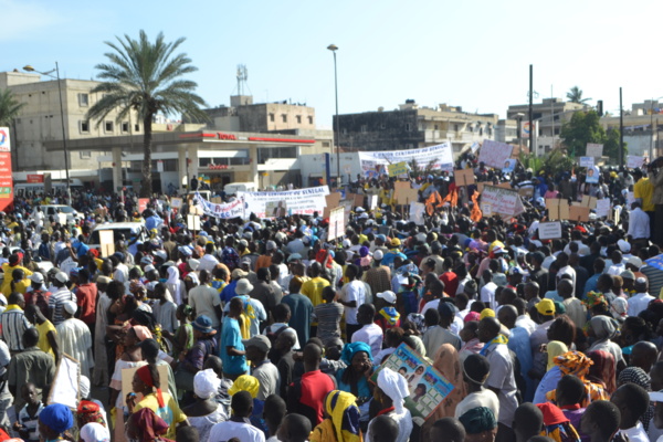 [Photos exclusives] Vivez les temps forts de la marche de l'opposition contre le régime de Macky Sall 