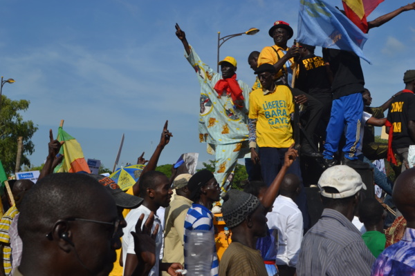 [Photos exclusives] Vivez les temps forts de la marche de l'opposition contre le régime de Macky Sall 