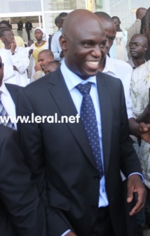 Mansour Faye répond à ABC et prend la défense de Macky Sall : « Il n’y a pas de dynastie Faye-Sall, encore moins de l’Apr familiale »