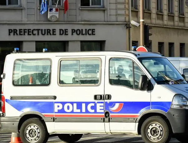 Prise d'otage à Paris: l'homme interpellé sans faire de blessé