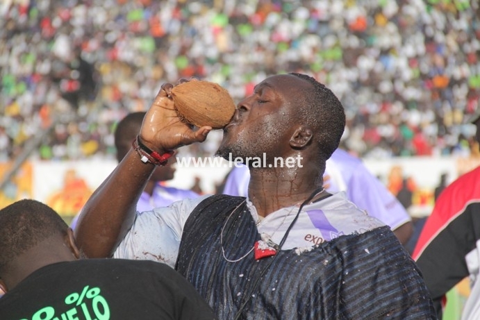 21 photos - Vendredi 31 janvier 2014: Une journée parfaite pour Modou Lô