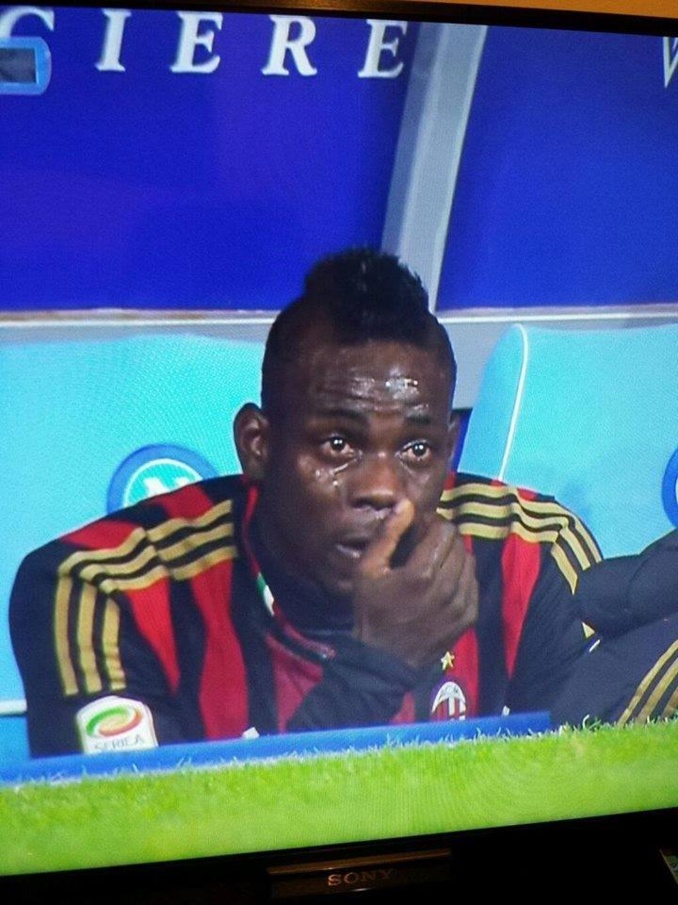 AC Milan, Balotelli en pleurs sur le banc