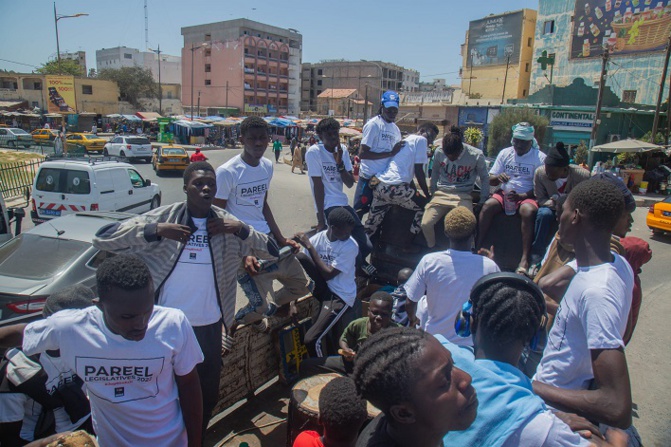 Caravane Pareel Législatives 2022 : Le mouvement Y’en a Marre en pleine action