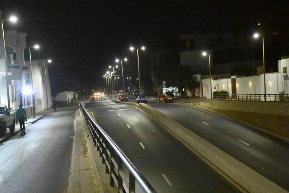 Barthélémy Dias annonce la fin des travaux de relamping dans la commune de Biscuiterie, à la Sicap Keur Gorgui et sur tout le circuit Virage - Casino - Mamelles (Photos)