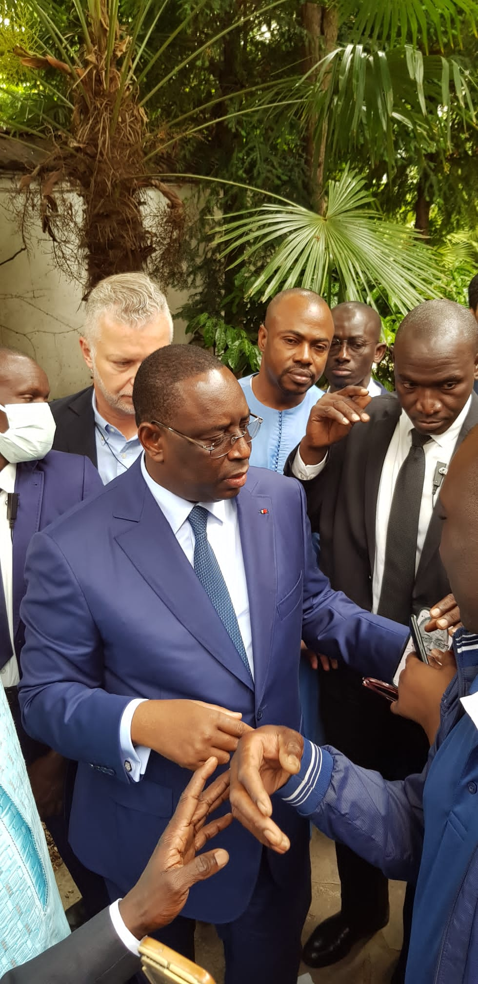 Aliou Dembourou Sow accueille Macky Sall qui échange avec les apéristes et membres de BBY