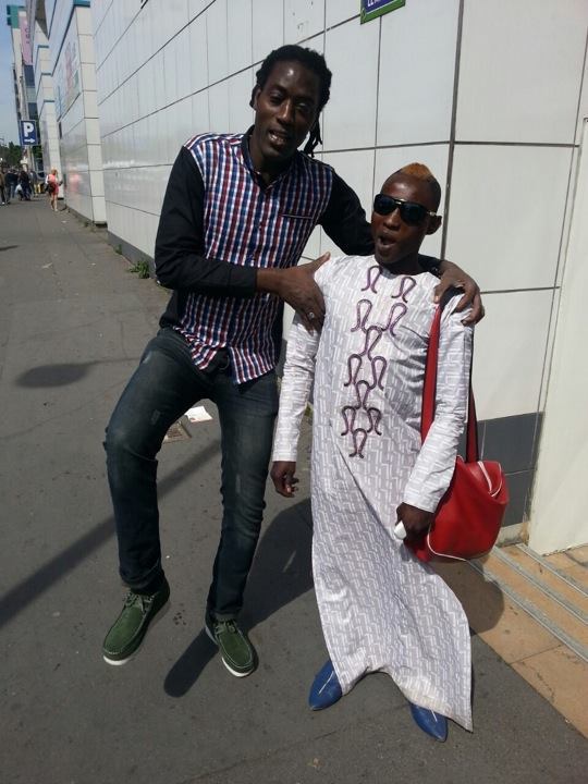 Ouzin Beureung Barigo et Mame Goor Jazaka dans les rues de Paris 