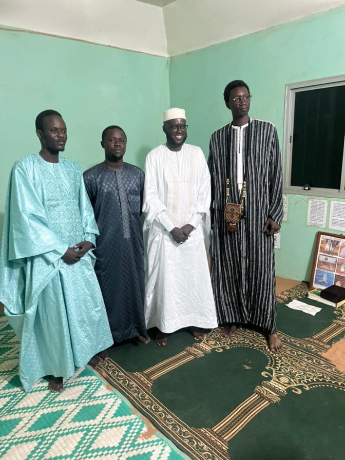 Serigne Cheikh Thioro Mbacké et son équipe chez les guides religieux Mbacké Barry, Merina Sy, Nguet, Dahra Mbayenne…