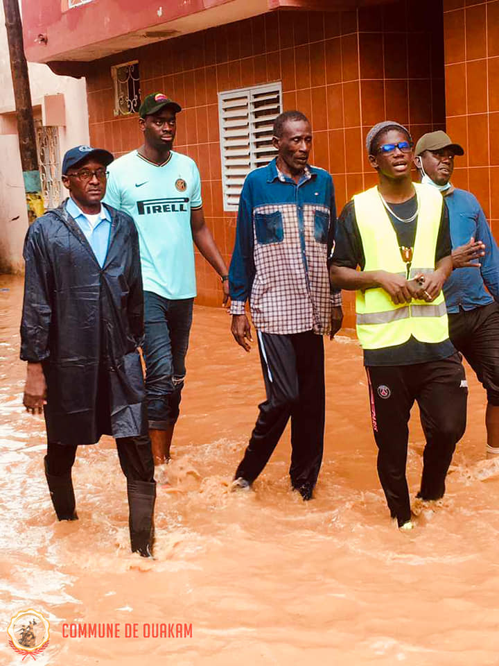 Inondations à Ouakam : Le maire Abdoul Aziz Guèye répond aux préoccupations des populations et met des moyens nécessaires et efficaces