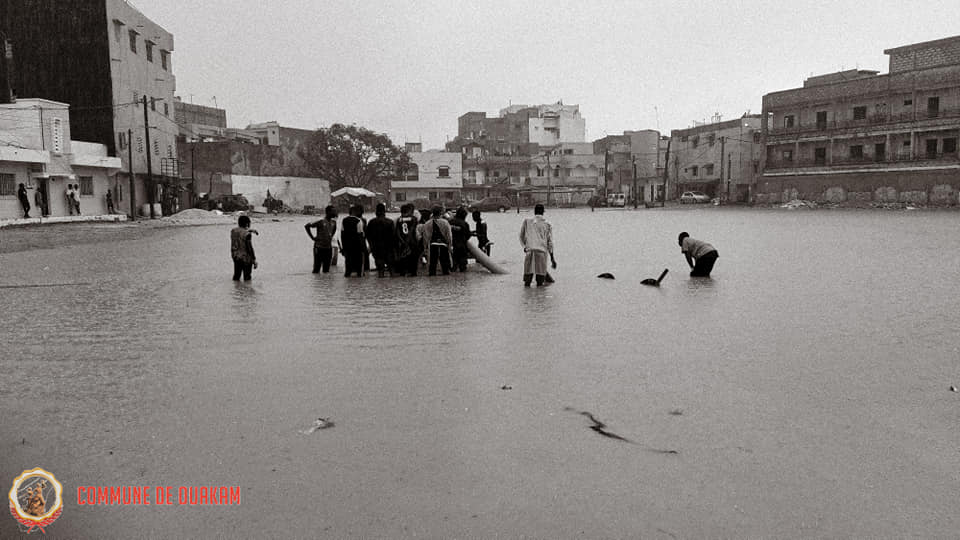 Inondations à Ouakam : Le maire Abdoul Aziz Guèye répond aux préoccupations des populations et met des moyens nécessaires et efficaces