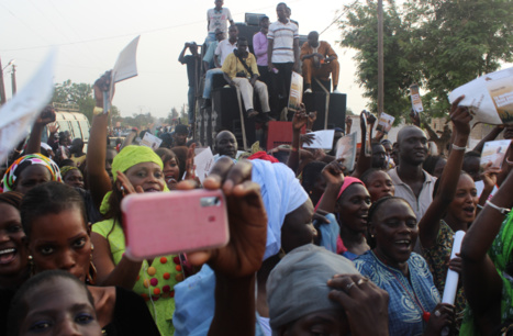 IMAGES - Mobilisation réussie dans les 4C et dans le département de Rufisque avec la coalition BBY présidée par Oumar Gueye