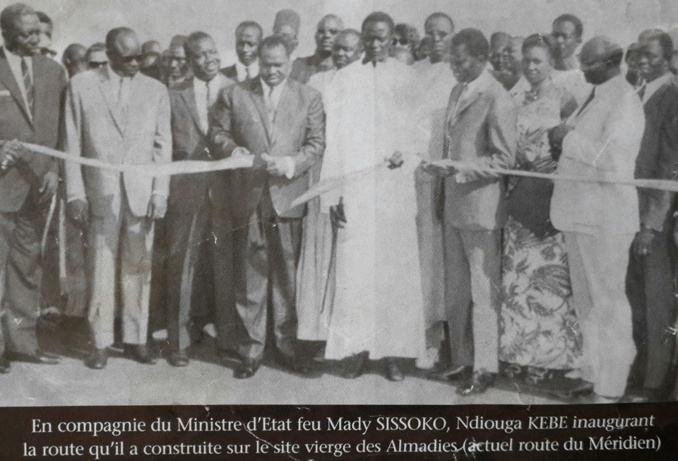 Souvenir - Ndiouga Kébé inaugurant la route du Méridien qu'il a lui-même construite 