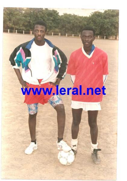 L'ex Maire de Fann Point E, Dr Malick Diop et son "frère" Dr Bamba Kane  en mode étudiant-apprenti-footballeur