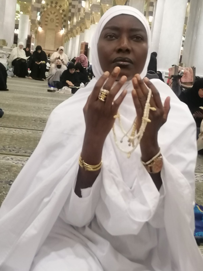 Coumba Gawlo à la Mecque et à Médine : "Je rends grâce à Allah de m'avoir donné la force de traverser cette longue et douloureuse épreuve..." (Photos)