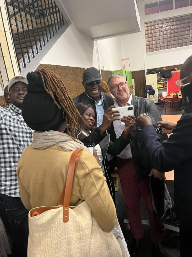 Khalifa Sall et Taxawu Sénégal en France :  Des membres du mouvement national des jeunesses et étudiants socialistes ont répondu à l’appel