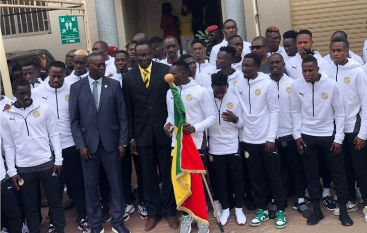 Football / CHAN 2023 : Les "Lions" locaux ont reçu le drapeau national