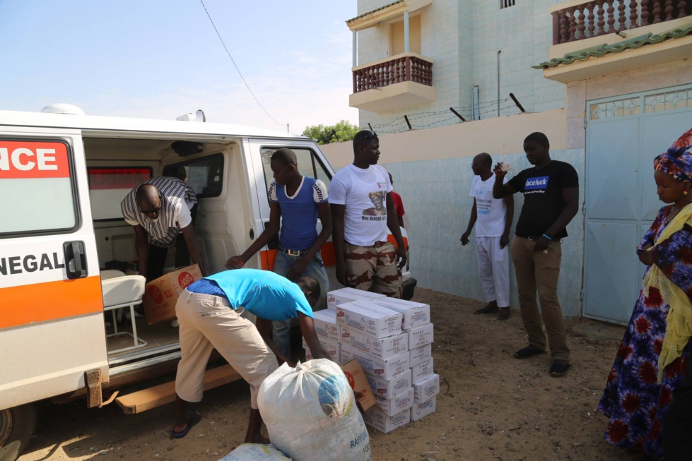 Marième Faye Sall offre une ambulance à la communauté rurale de Doumga Lao