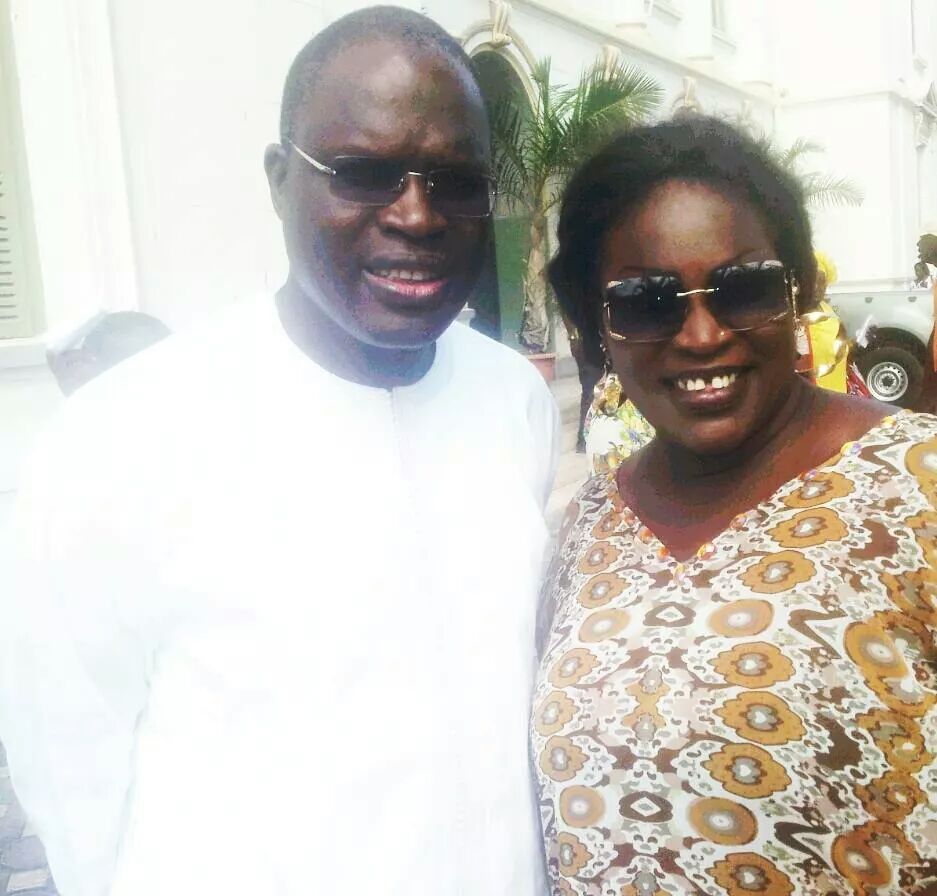 Ngone Ndiaye Guewel pose avec Khalifa Sall 