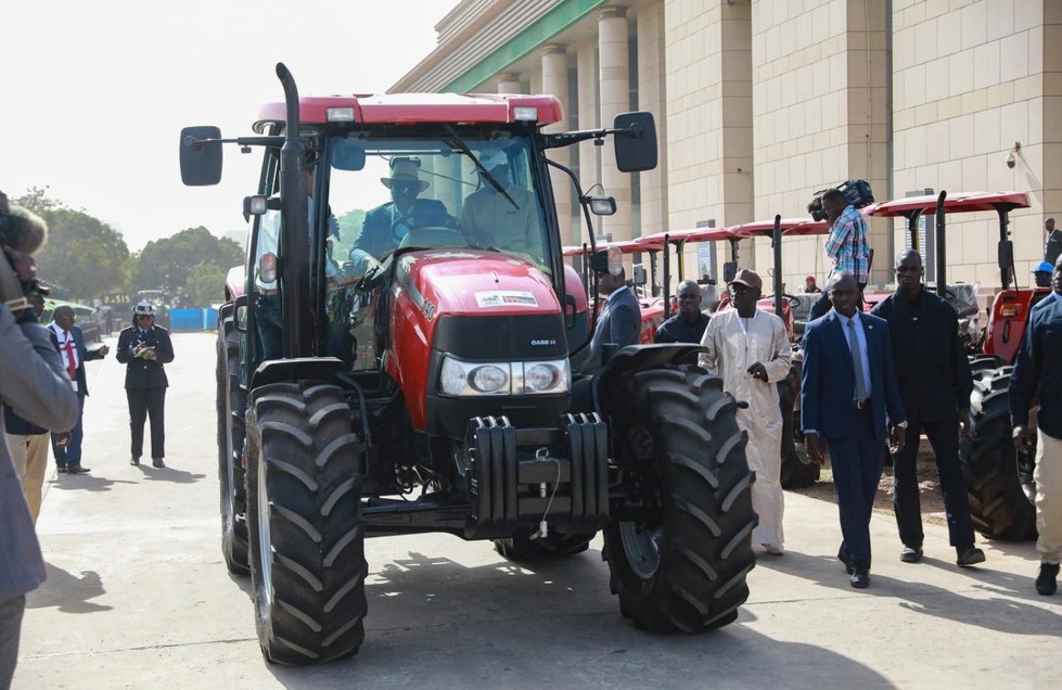 Grand Théâtre Doudou Ndiaye Rose de Dakar, le Président Macky Sall a présidé la cérémonie de remise de matériels agricoles