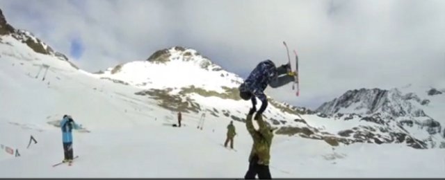 Il en tape 5 dans les airs en ski