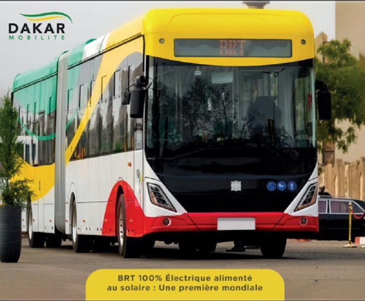 Défilé du 4 avril 2023 :  Présentation du premier bus du BRT 100% électrique de Dakar