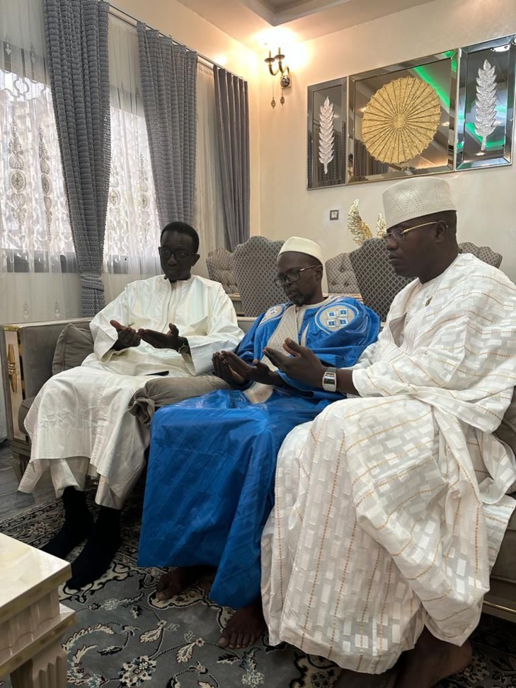 Photos / Présentation de condoléances: Amadou Bâ, ¨Premier ministre, chez Cheikh Abdou Bara Dolly Mbacké