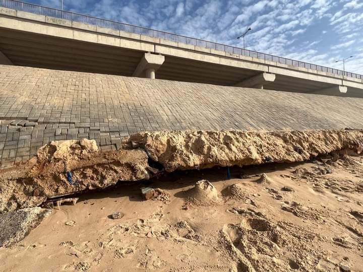 Photos : Le pont de Cambérène subit  déjà, les assauts des vagues dévastatrices