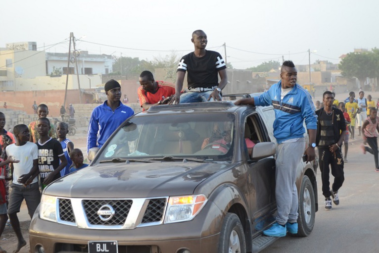 Pape Diouf accueilli triomphalement hier, à Kaolack ! Regardez