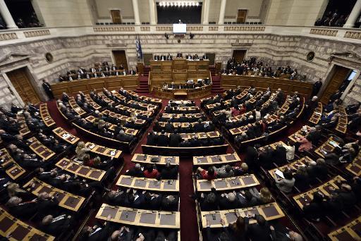 Grèce: le parlement annonce sa dissolution, législatives le 25 janvier