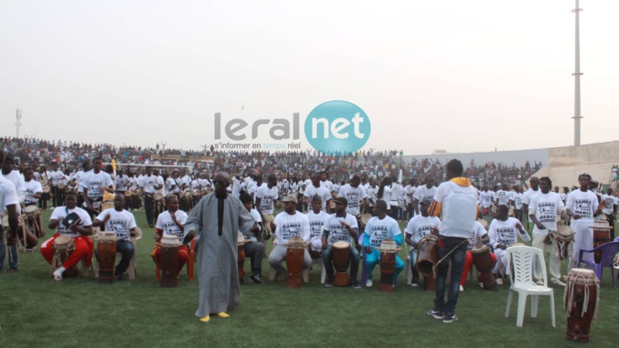 Photos - Pour la fin de la traque des bien mal acquis, Serigne Modou Kara lâche des colombes à Demba Diop