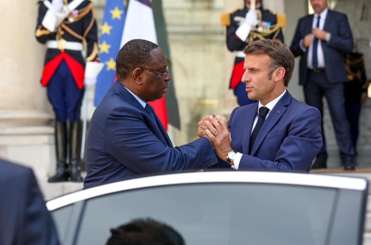 Sommet de Paris/ Renforcer la coopération et la compréhension mutuelle: Le Président du Sénégal et le Président français discutent des relations bilatérales et des enjeux mondiaux