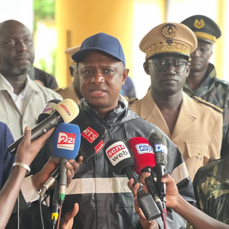 Suite au tragique chavirement d’une pirogue à Ouakam: Antoine Félix Abdoulaye Diome, Ministre de l’Intérieur s’est rendu sur les lieux en mer