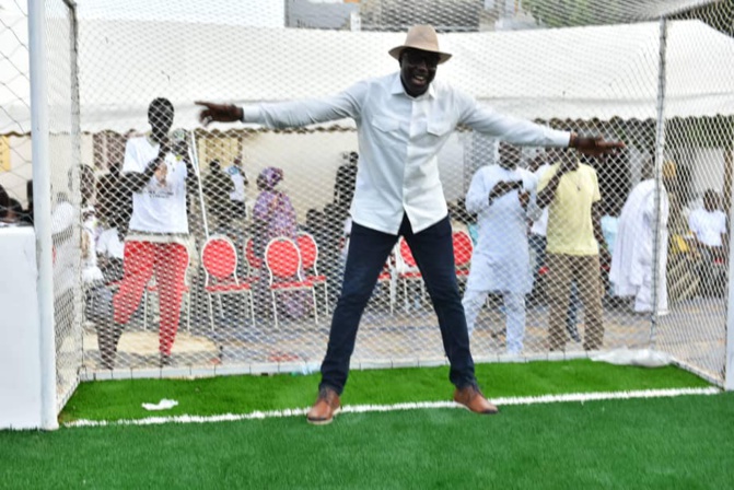 Inauguration du terrain de foot "Calcio" de Amitié 3: Barth Dias magnifie les valeurs d'amitié et de solidarité…