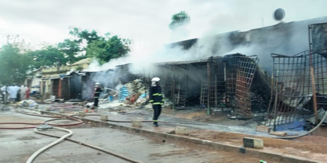 Incendie au marché central de Tamba : Une dizaine de cantines consumées par le feu (Photos)