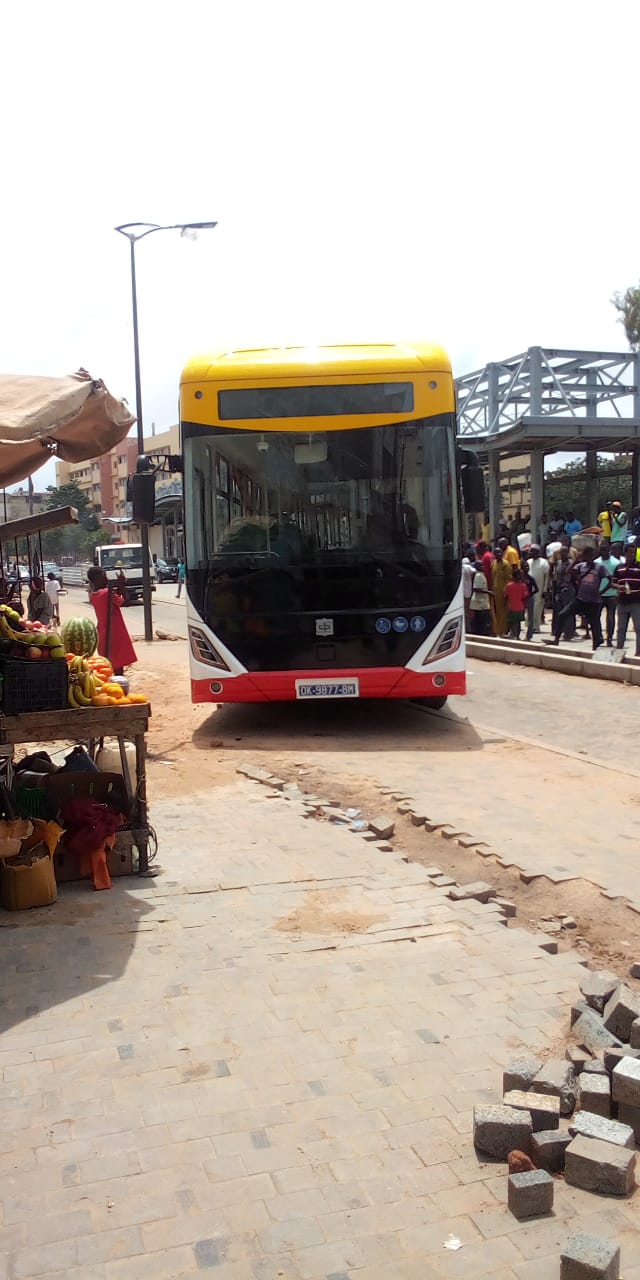 Photos/ BRT: Dérapage d’un bus rapide transit à hauteur de Yacinthe Thiandoum