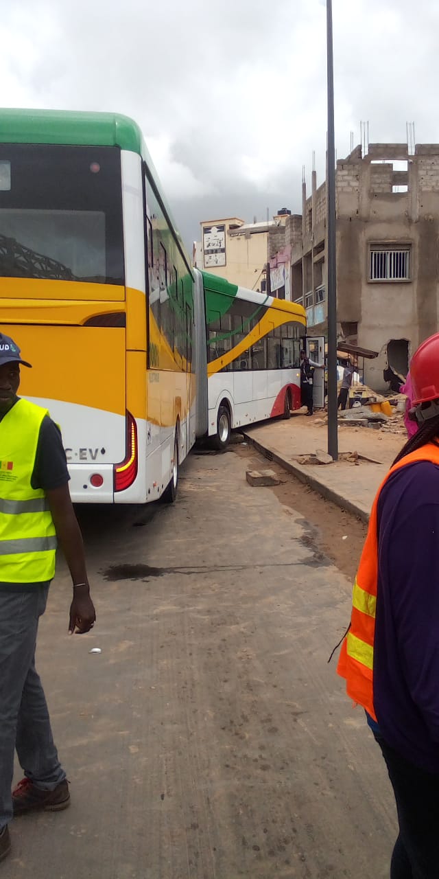 Photos/ BRT: Dérapage d’un bus rapide transit à hauteur de Yacinthe Thiandoum