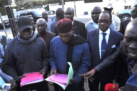 Abdoulaye Wade visite sa maison du Point E