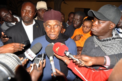 Abdoulaye Wade visite sa maison du Point E