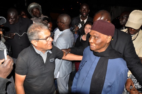 Abdoulaye Wade visite sa maison du Point E