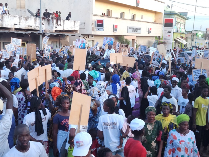 Photos+Vidéo : L’accueil triomphal des populations de Tambacounda fait à Me Sidiki Kaba, ce jeudi