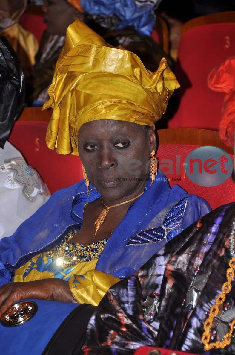 La Maman De Titi Assiste A L Anniversaire De Sa Fille Au Grand Theatre