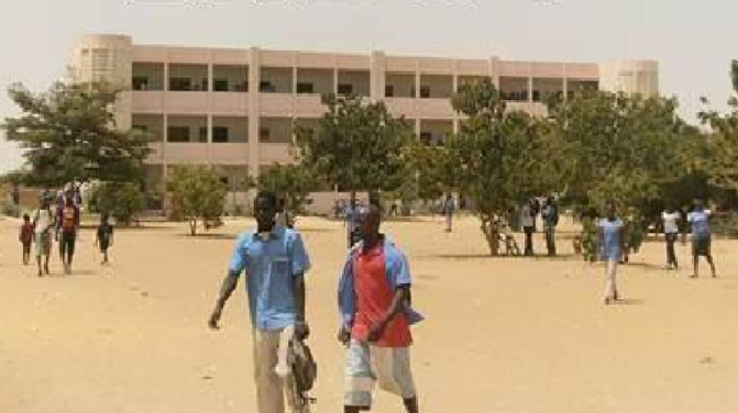 Accalmie au Lycée de Tivaouane : Le proviseur cède à la pression des parents d’élèves