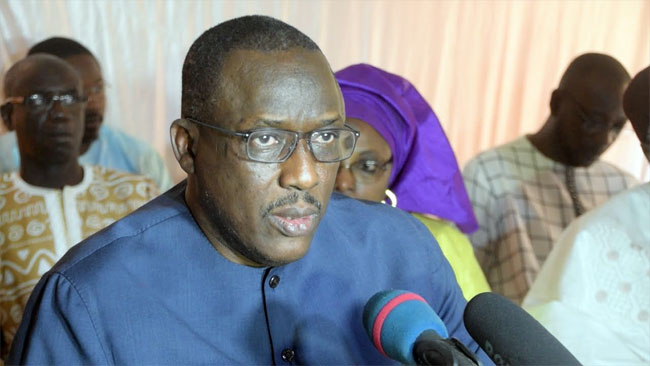 Education: Le Doyen Ibrahima Fall corrige Cheikh Oumar Anne