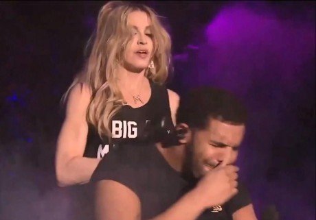 Coachella : non Drake n'était pas dégoûté par le baiser de Madonna !