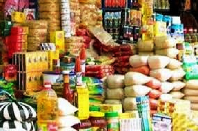 Commerce : La cherté des denrées de consommation, la modernisation des marchés et la compétitivité des PME, préoccupent les députés