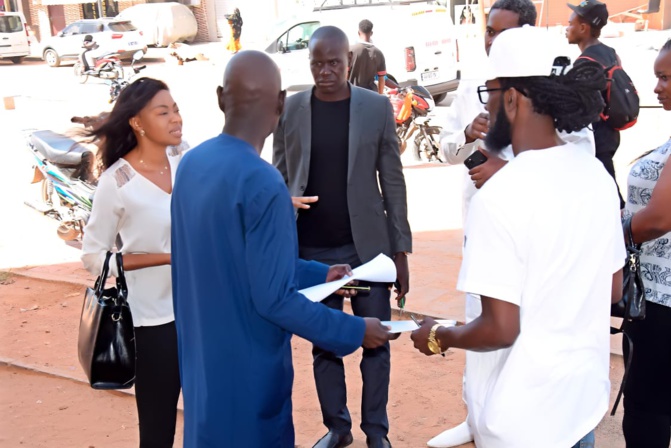 Présidentielle 2024 : Khadija Bousso et Monab et leurs 38 750 parrains pour Amadou Bâ, les images d’un mouvement solidaire